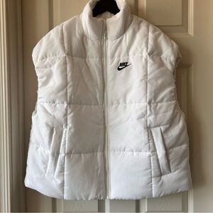 Nike Classic Therma-FIT Puffer Vest White Women’s XS